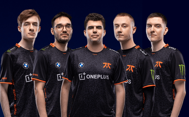 FLY险胜V5，Caps关键团战开团秒人强强对话淘汰赛，引爆全场热议